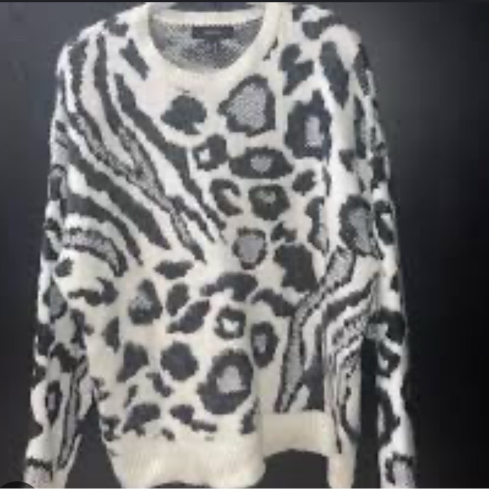 Forever 21 Black & White Leopard Print Fuzzy Sweater 2X Cozy Fall